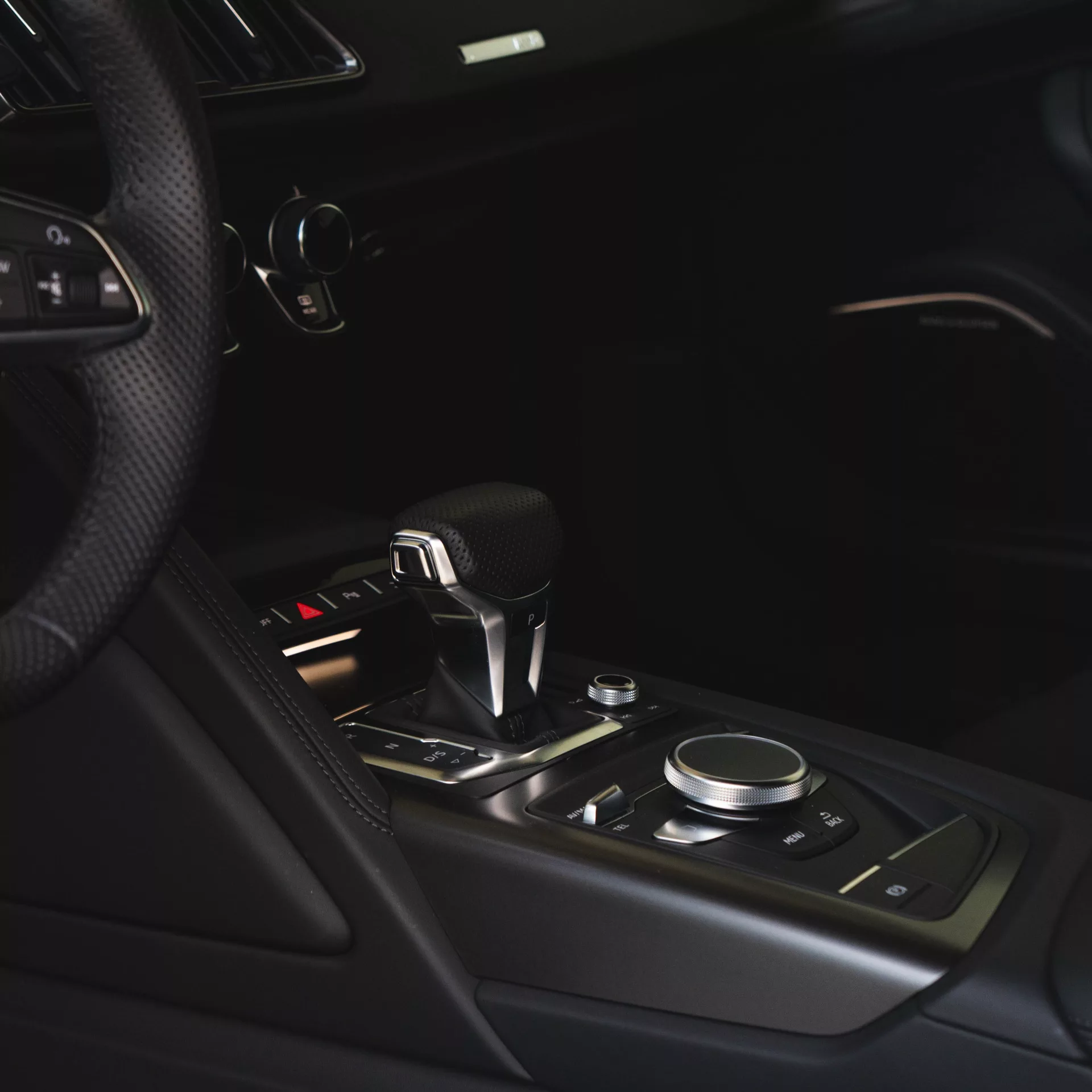 Audi R8 V10 Innenraum mit Schalthebel mieten