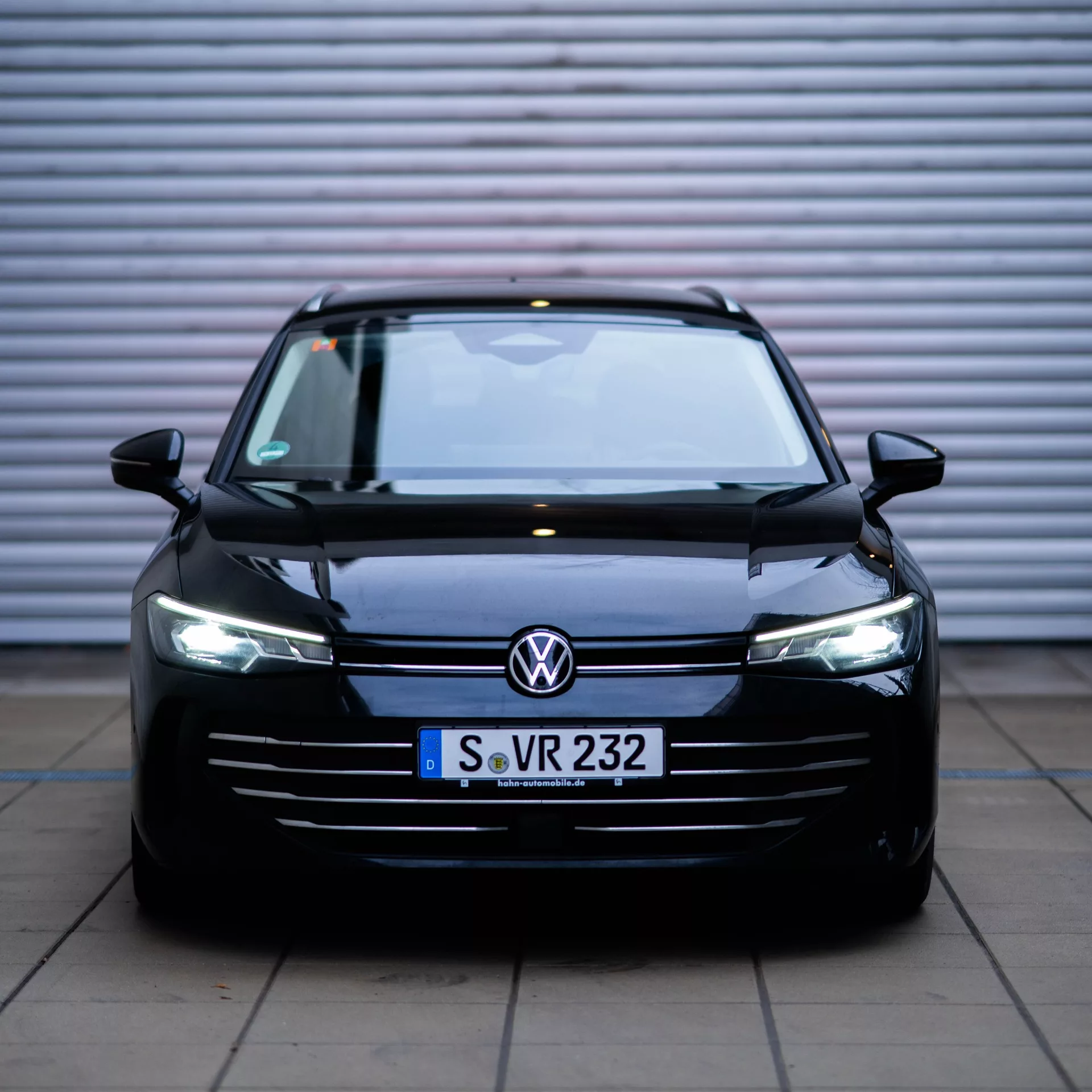 2025 Passat Kombi Diesel mit 150PS, Automatik, 9.3s (0-100) - Mieten in Stuttgart
