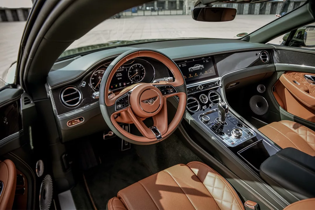 Bentley Continental GT Innenraum mit Lederausstattung mieten
