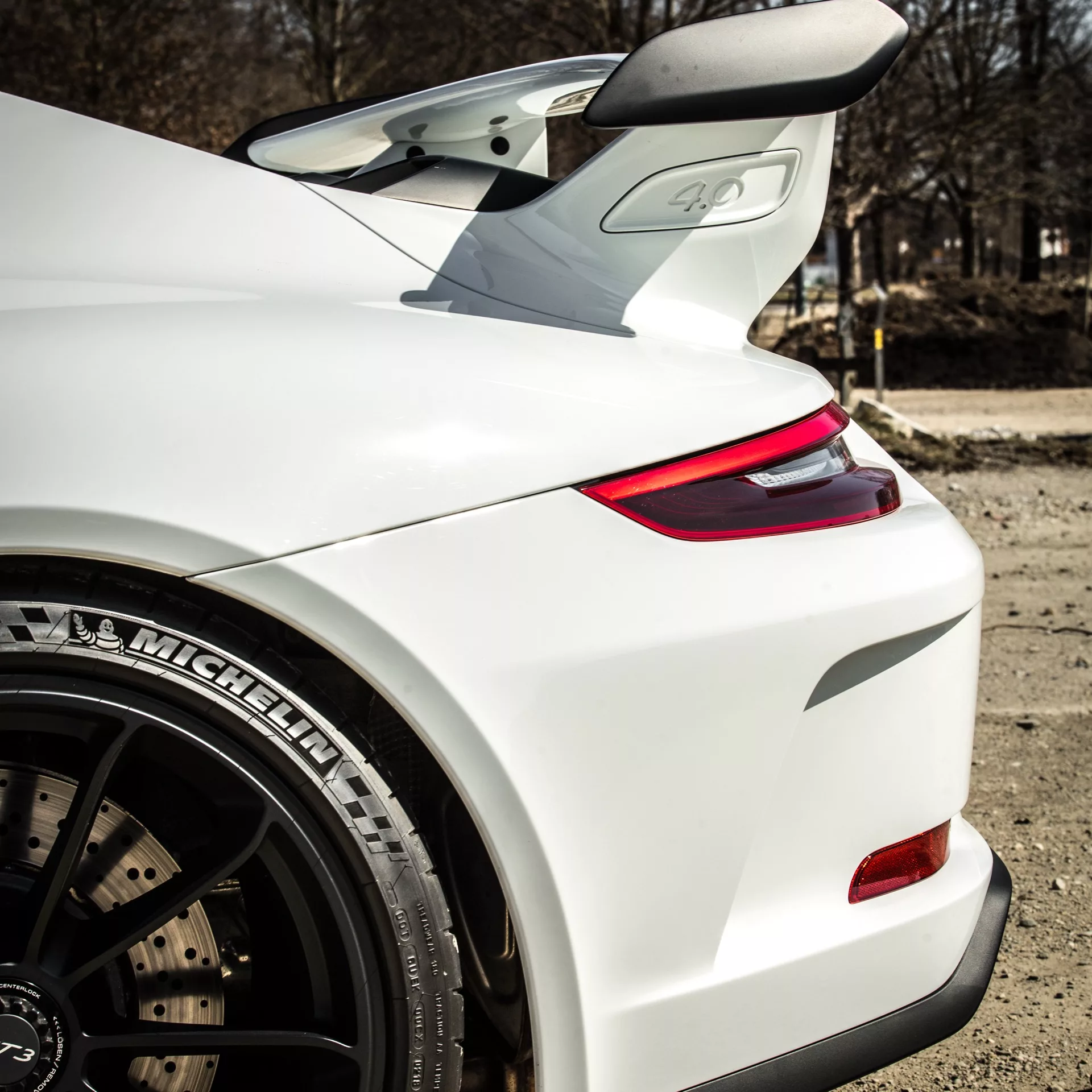 Porsche 911 GT3 in Weiß mit Heckspoiler mieten