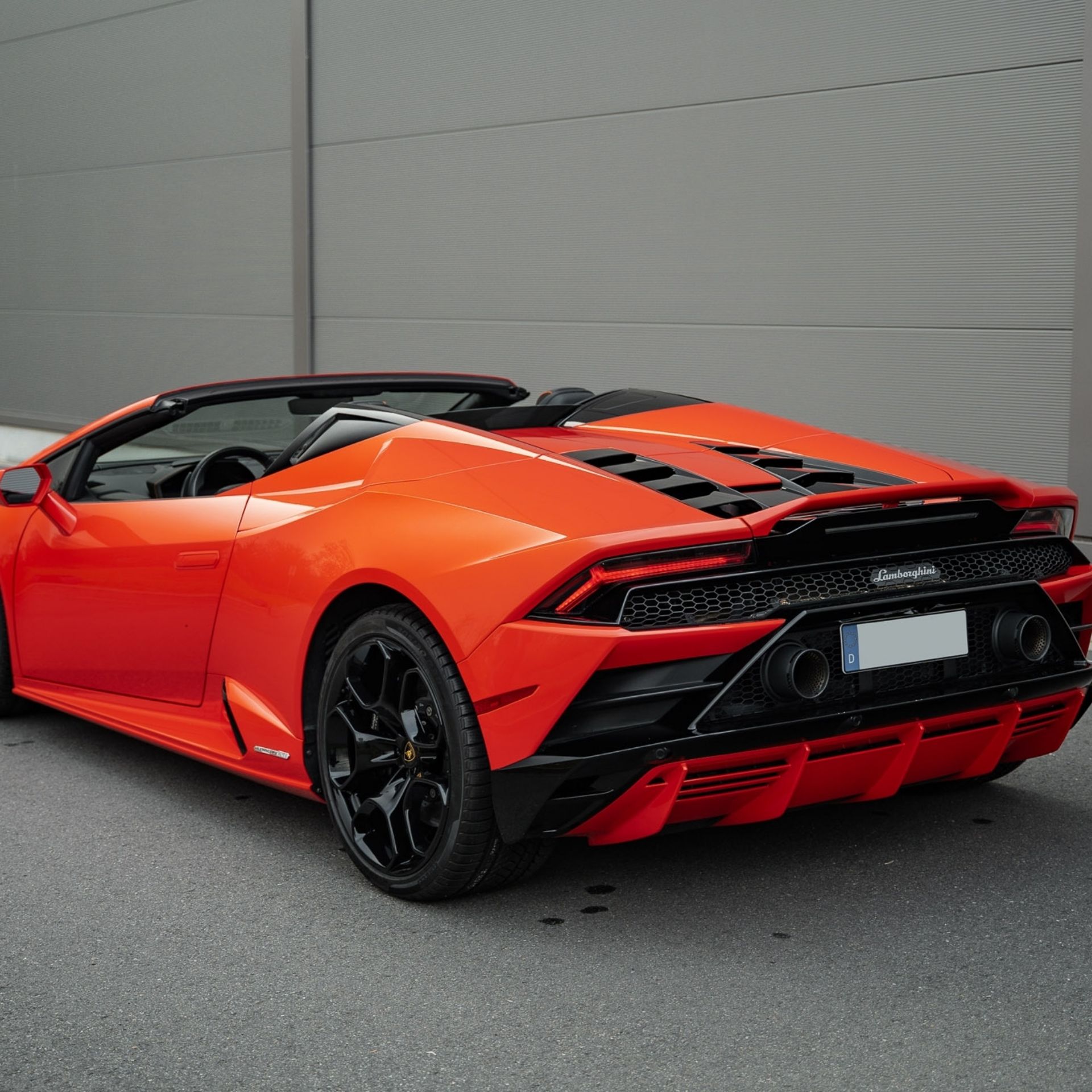 2019 Lamborghini null Innenraum Cockpit - Mieten in Weiterstadt