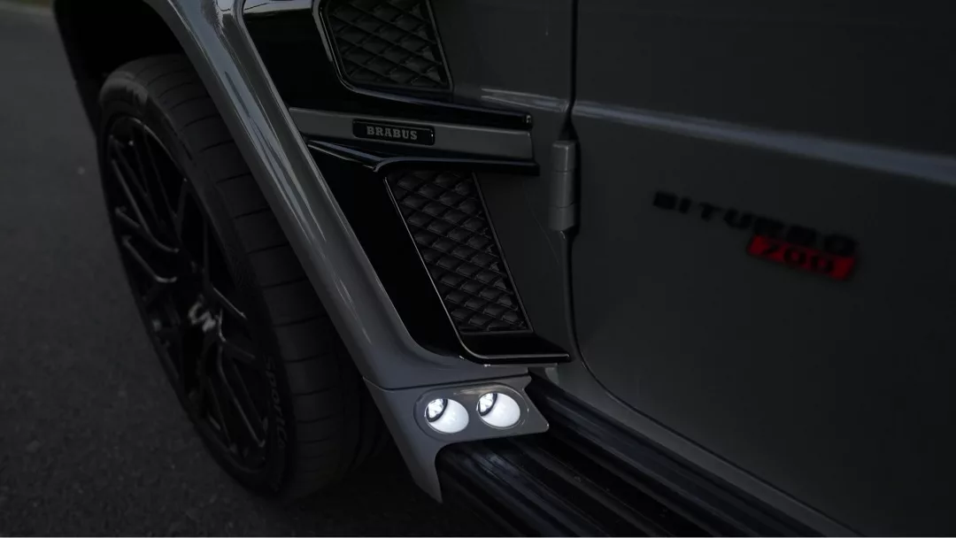 Brabus G700 Detailansicht Seitenverkleidung mieten