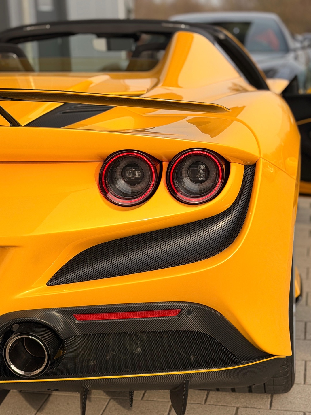 2023 Ferrari null Detail - Mieten in Klosterlechfeld