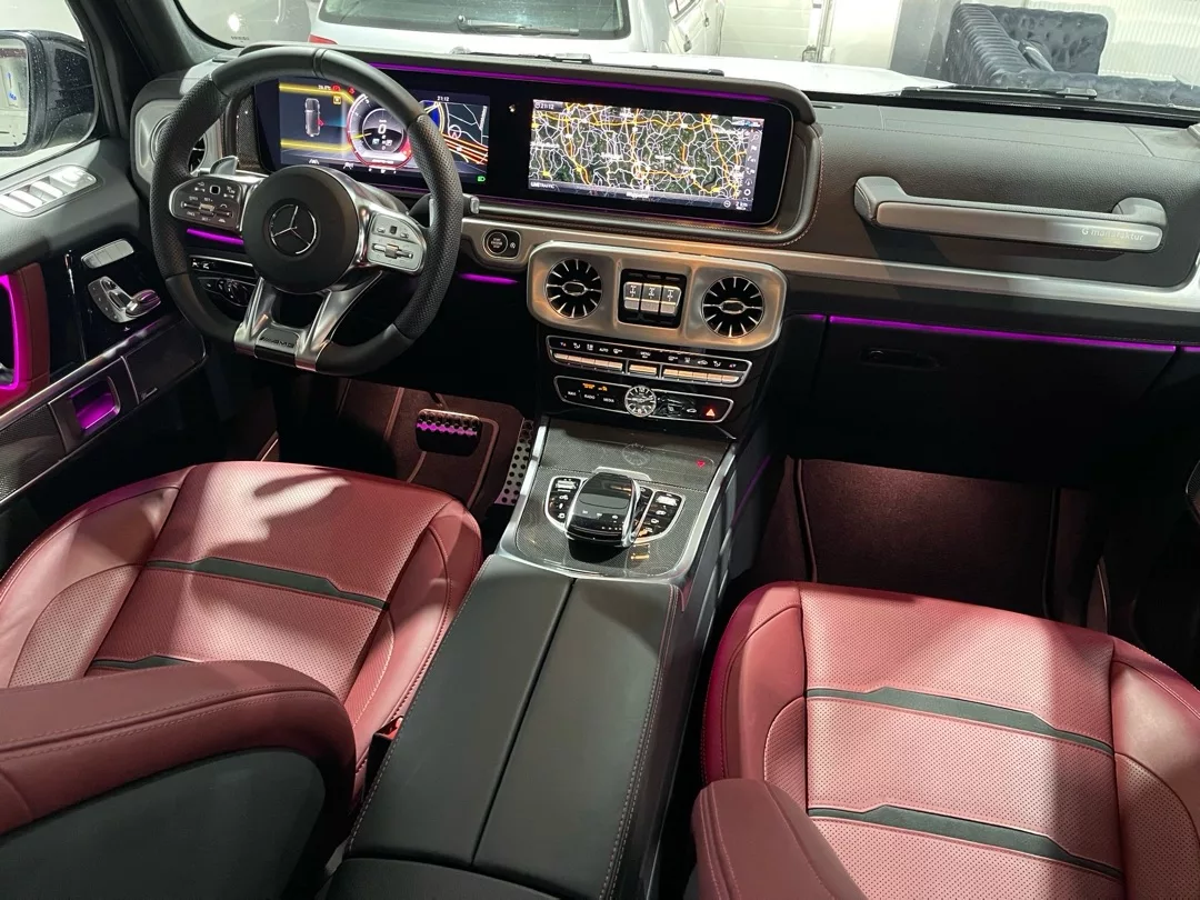 Mercedes Benz G63 AMG Innenraum mit rotem Leder mieten